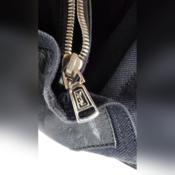 Yves Saint Laurent Muse Two hand bag. Corner wear On All 4 Corners - Picture 12 of 14